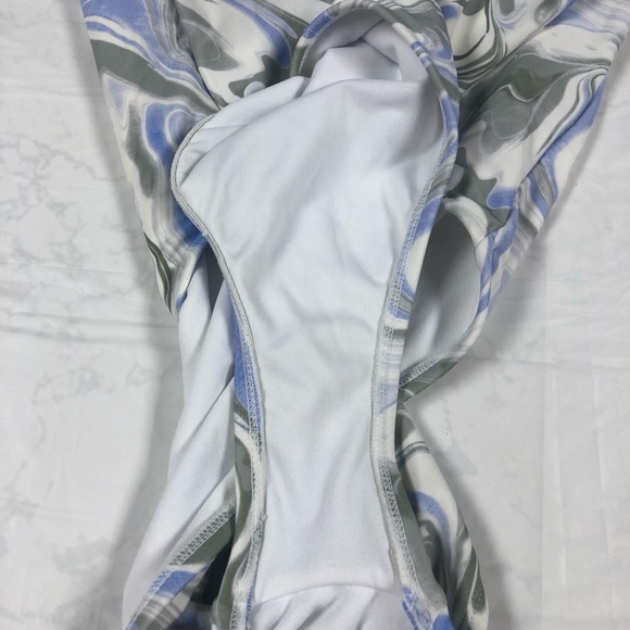 HURLEY 1 PIECE SWIMSUIT - SIZE XL - Picture 4 of 9